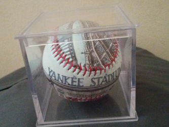 Unforgetaball Original Yankee Stadium 2009 souvenir baseball ball With Case