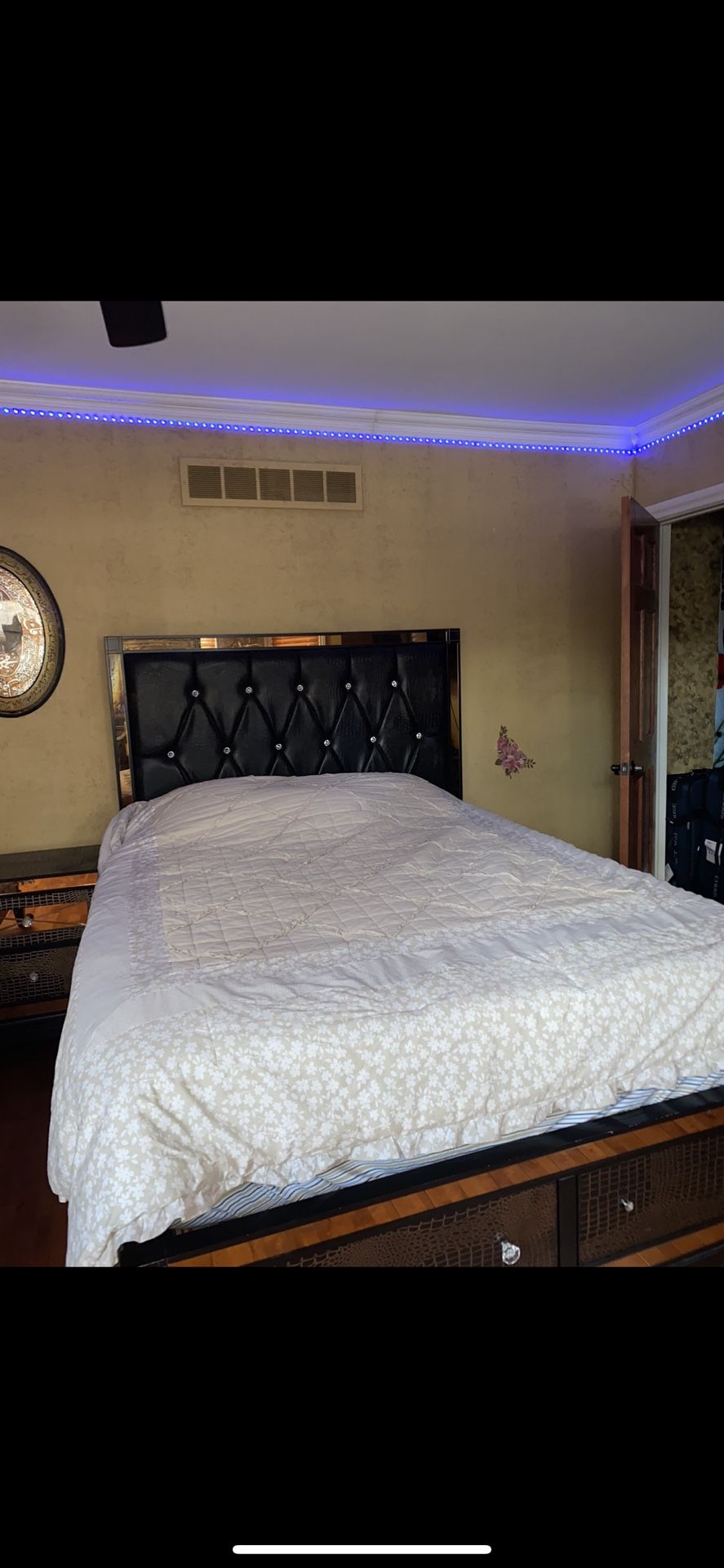 Two Queen Bed Two Night Stand