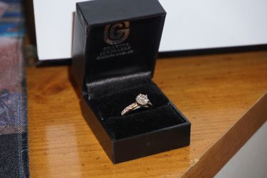 14k White Gold With 1 Carat Diamond Wedding Ring  Size 6 Thumbnail
