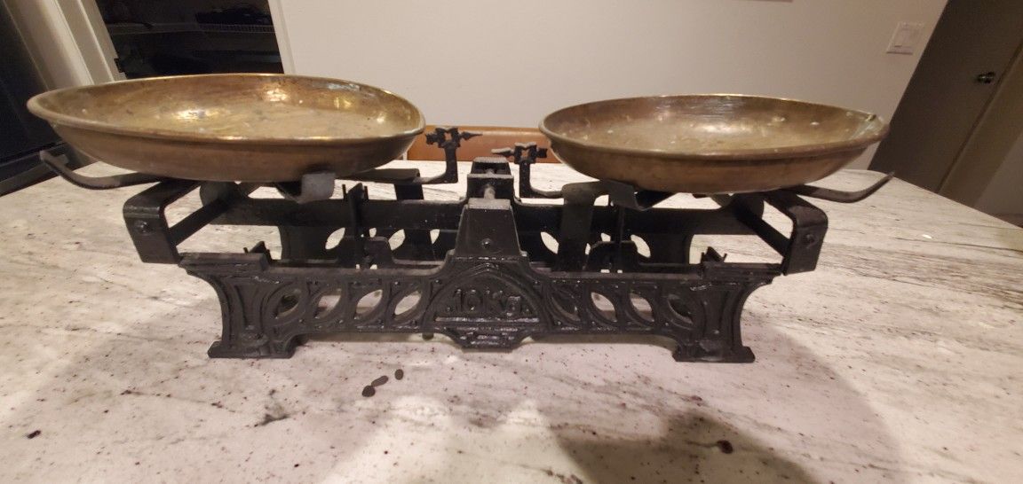 Antique Cast Iron Scale With Copper Bowls