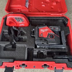 M12 3 Plane Laser Level W/ 4.0 Battery 