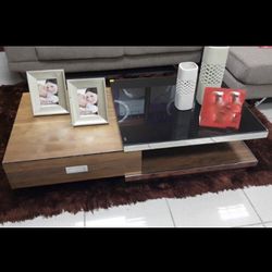 Coffee table with tempered glass/$100!!! 