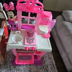 Minnie Kitchen, Cabin Playhouse