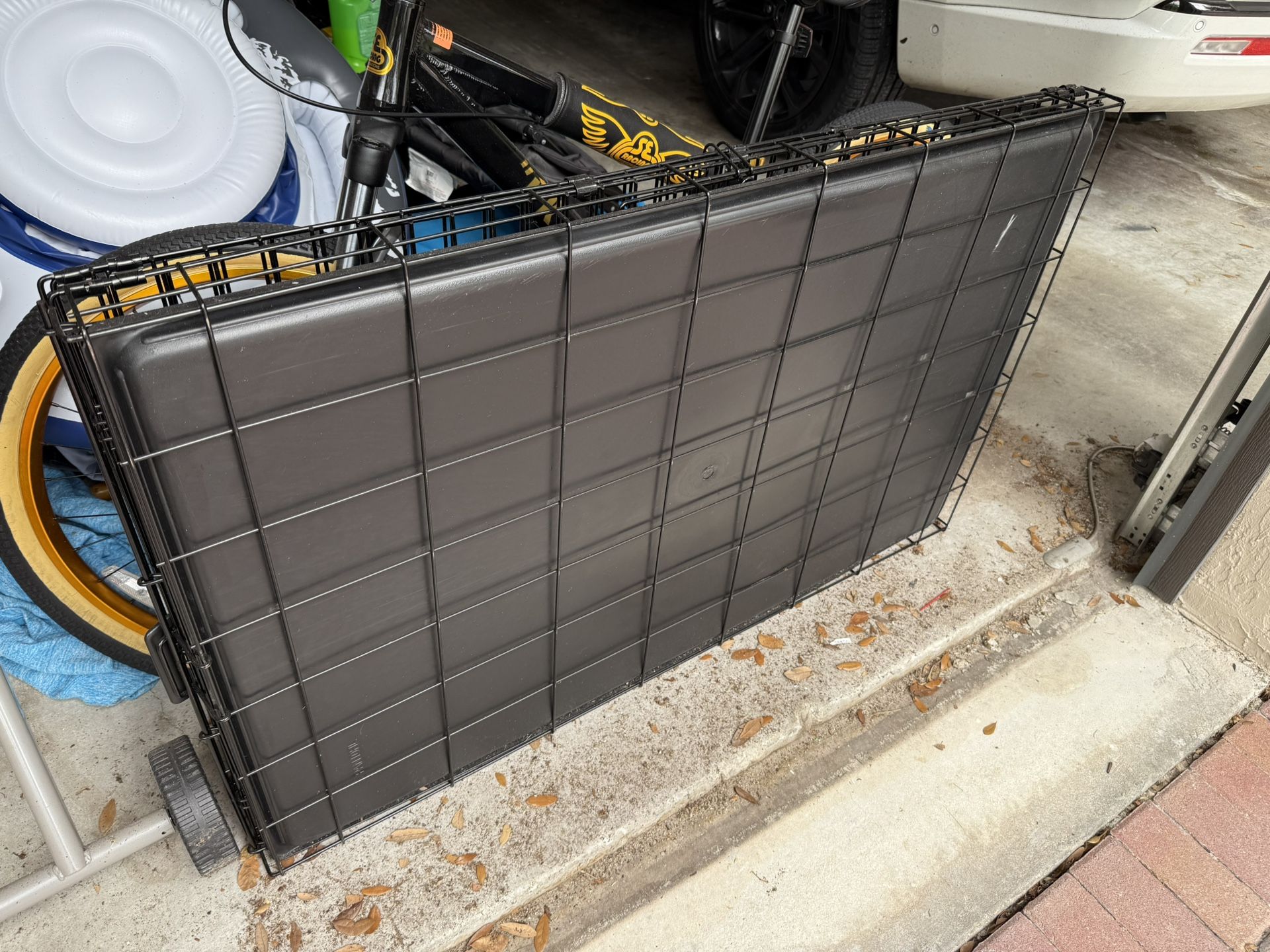 Large foldable dog crate