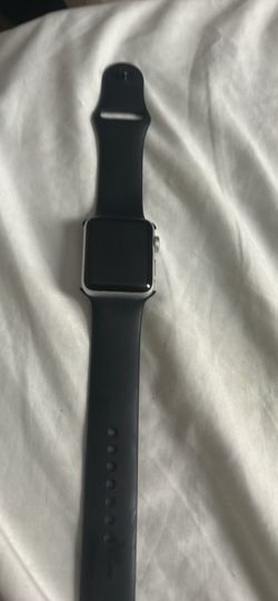 Apple Watch Series 3 (38mm, Silver Aluminum Case, GPS).