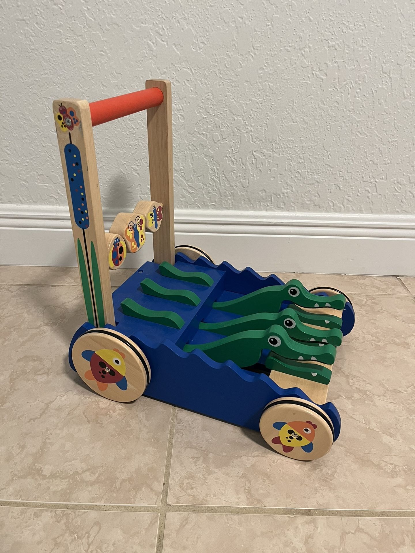 Melissa & Doug Deluxe Chomp and Clack Alligator Wooden Push Toy and Activity Walker