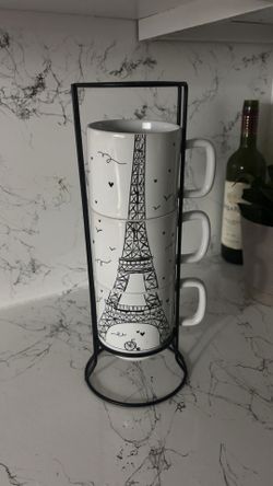set of stackable mugs