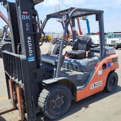 8,000 # Pound 8K Warehouse Forklift - 2015 Toyota 8fd35u