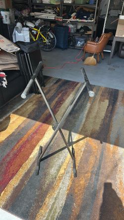 Free keyboard stand