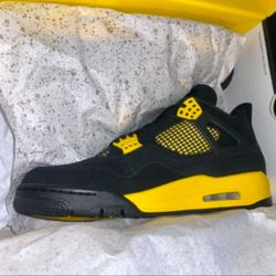 New Air Jordan 4 Thunders 