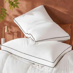 Brand New Queen Bed Pillows 2 Pack Hotel Collection Gusset Fluffy Support