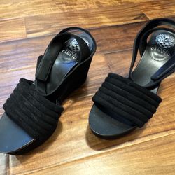 Vince Camuto VV-Varelnta Black Wedge Sandals – Size 8.5M / 39 NEW