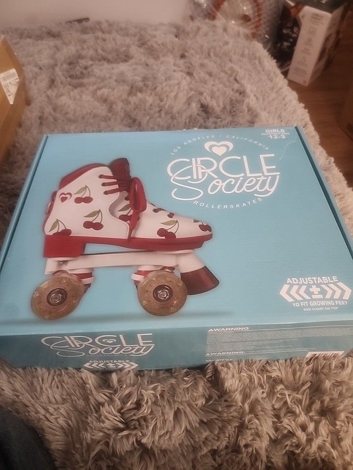 Circle Society Roller Skates