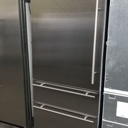 Viking 36Wide Built In 7Series Bottom Freezer Refrigerator Stainless Steel 