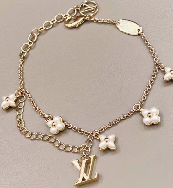 Letters decoration metal bracelet for women gold