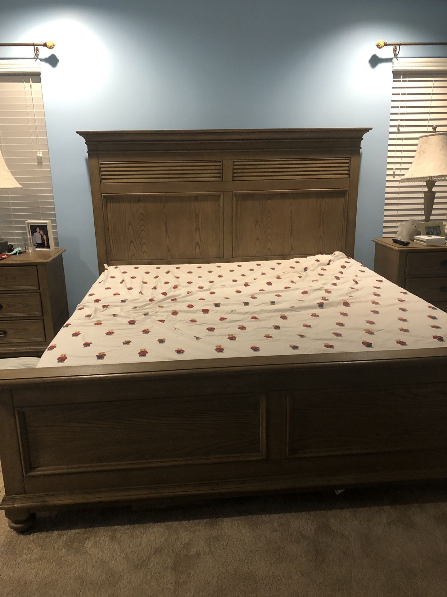 5 piece Bedroom Set ( only selling as set)- must sell ASAP !