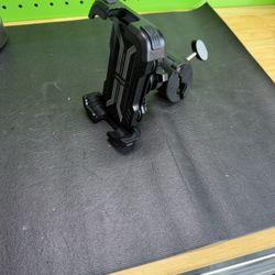 Motorcycle phone mount