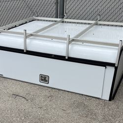 A.R.E Truck Cap - Chevy Colorado  6ft 4inches