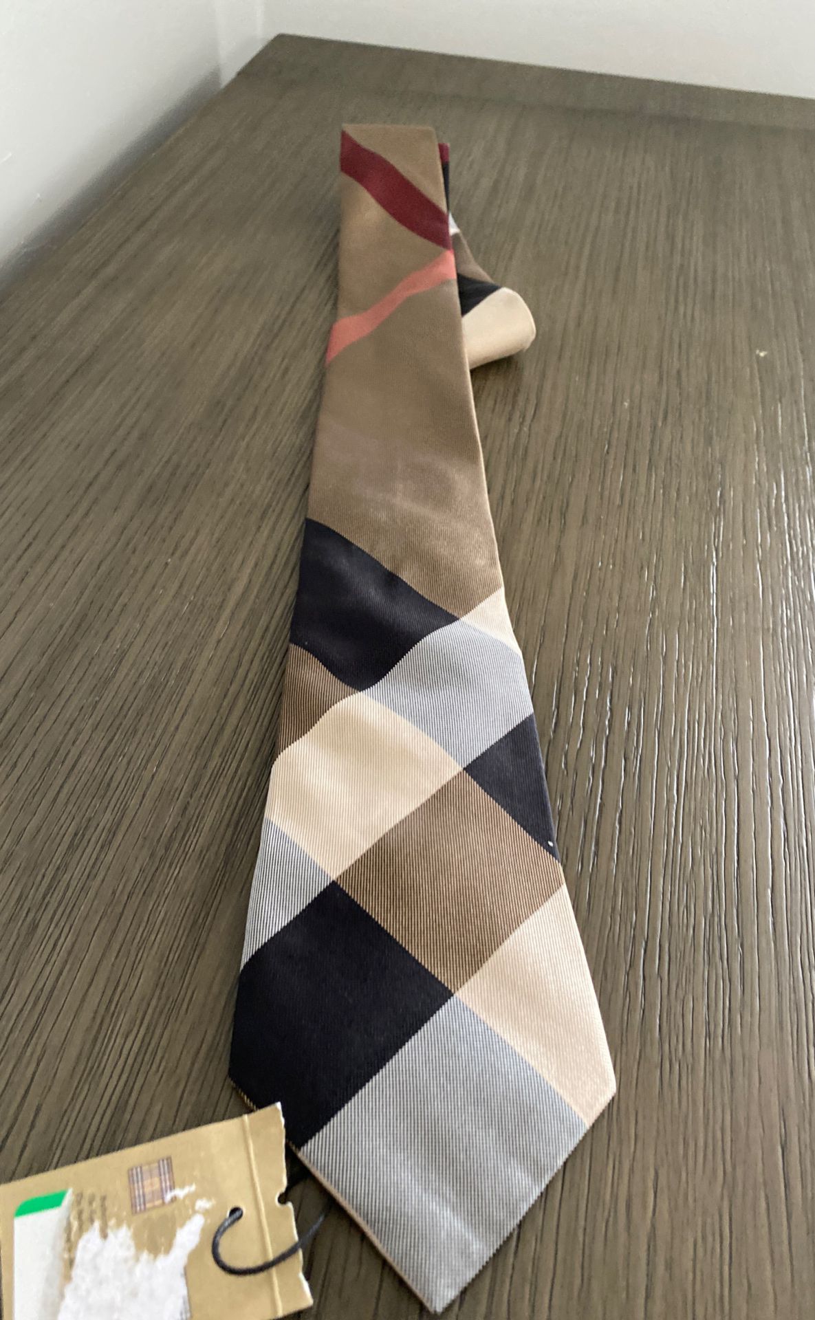 New authentic men’s Burberry tie