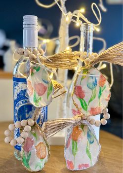 Handmade oyster shell ornaments – tulip flowers/host hostess gift/coastal dinner party decor