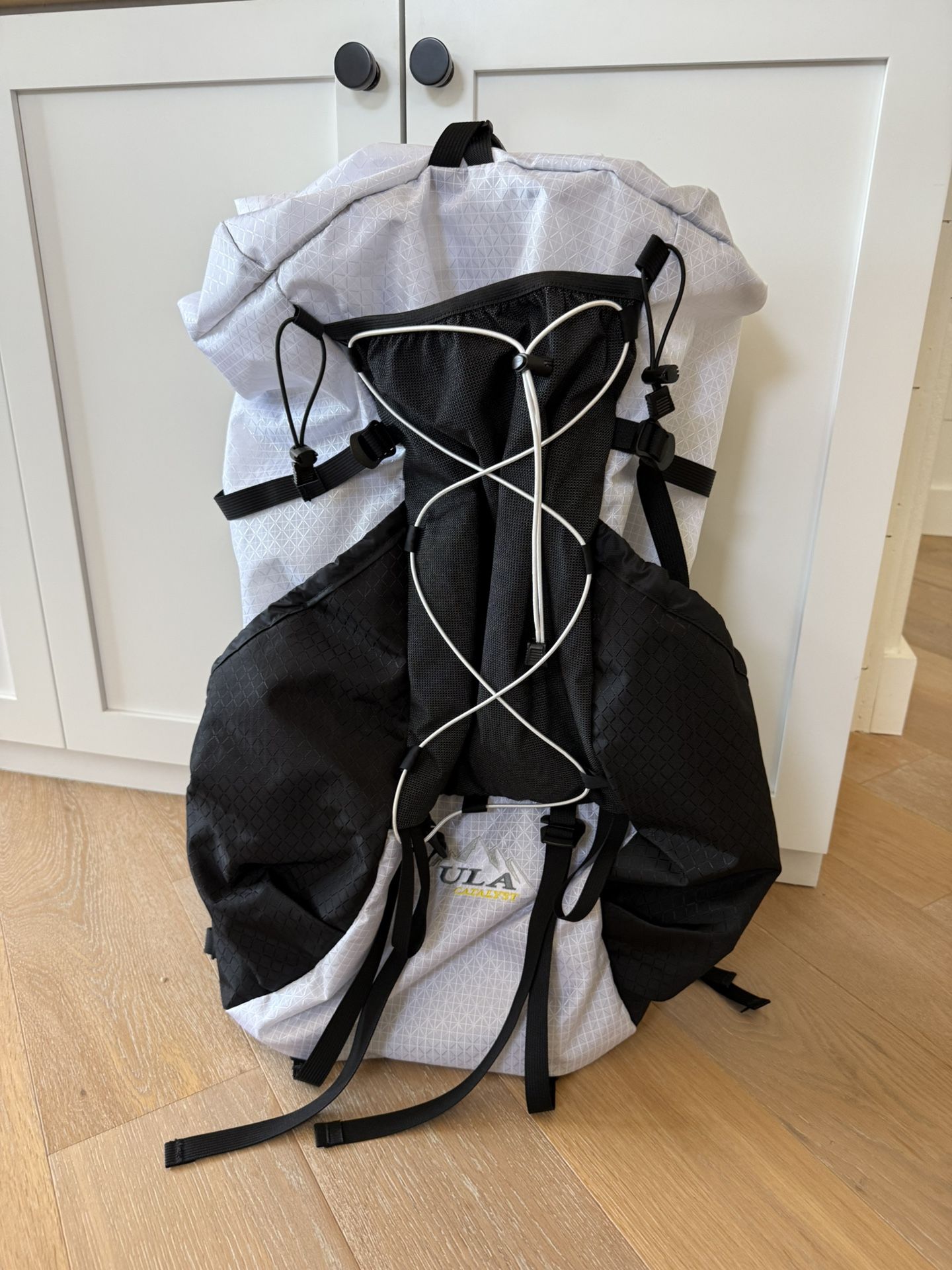 ULA Catalyst - Ultralight Backpack - Medium - NEVER USED