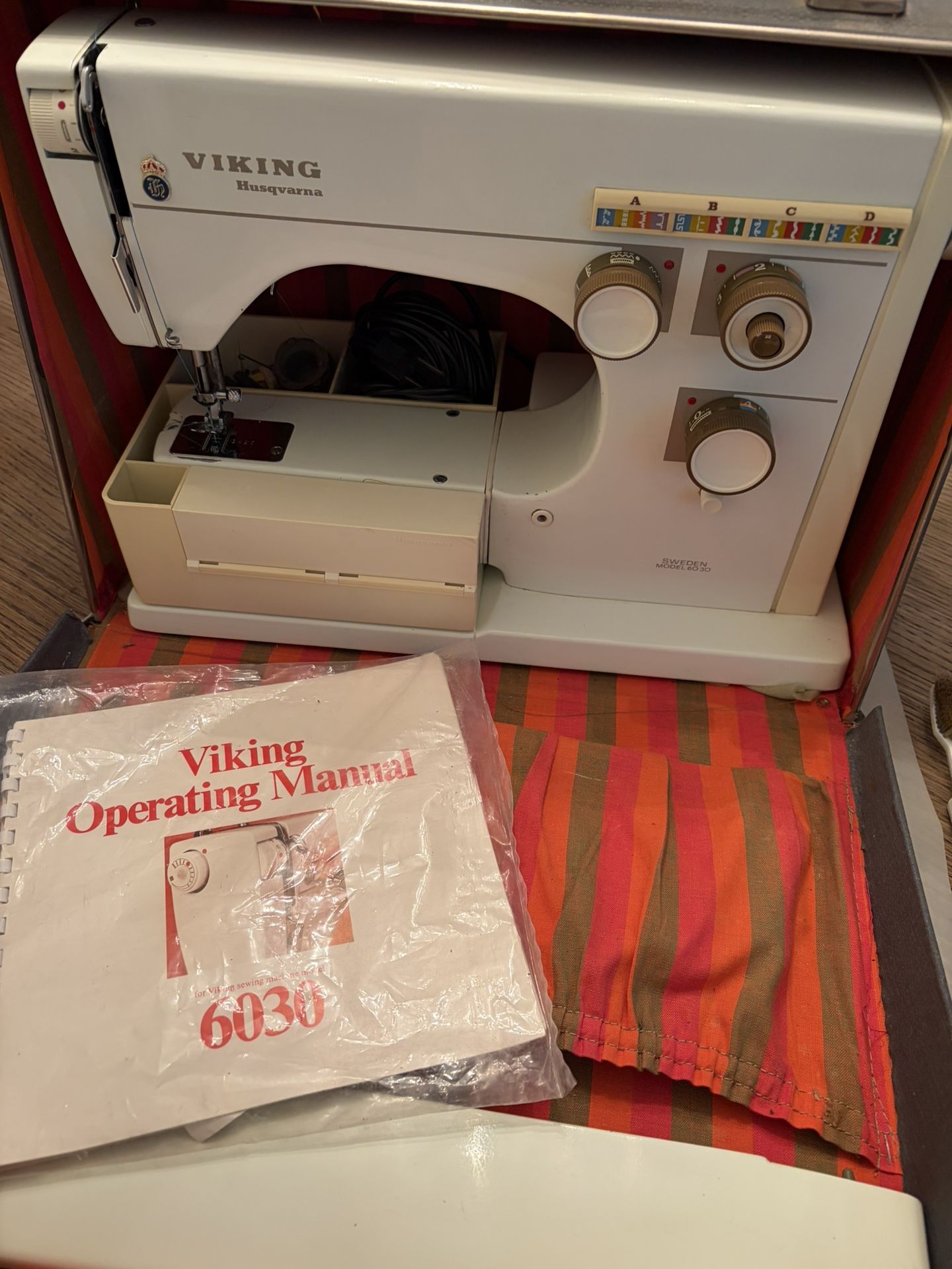Vintage Vicking Sewing Machine
