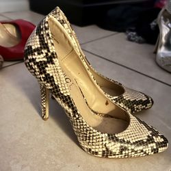 Snake Heels Size 7 $5