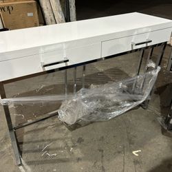 writing desk / accent table