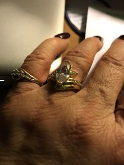 Beautiful Classic Style Marquise Cut CZ Cluster Engagement Ring Size 7