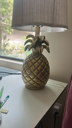 pineapple lamp