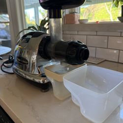 Omega Cold Press Juicer 