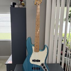 Used Fender Player Jazz Bass - Tidepool w/ Maple FB 