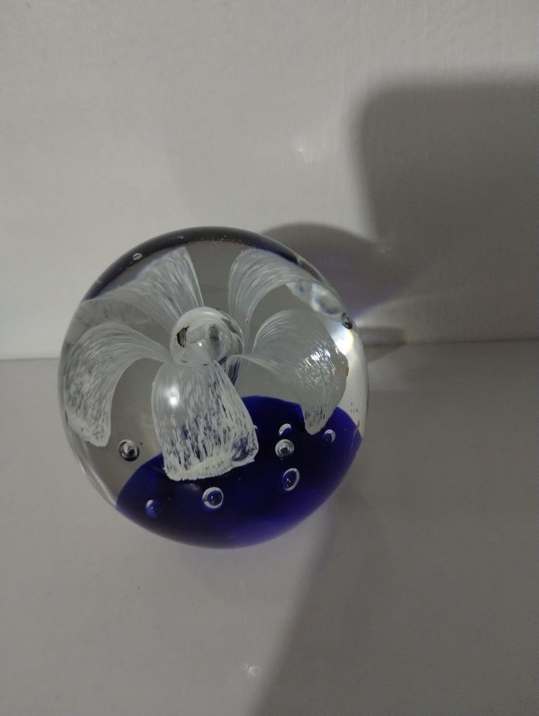 DINASTY GALLERY PAPERWEIGHT 3.5"×3" - V81