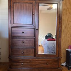 Bedroom armoire