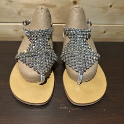 BNWOT Pelle Moda rhinestone sandals size 5 1/2