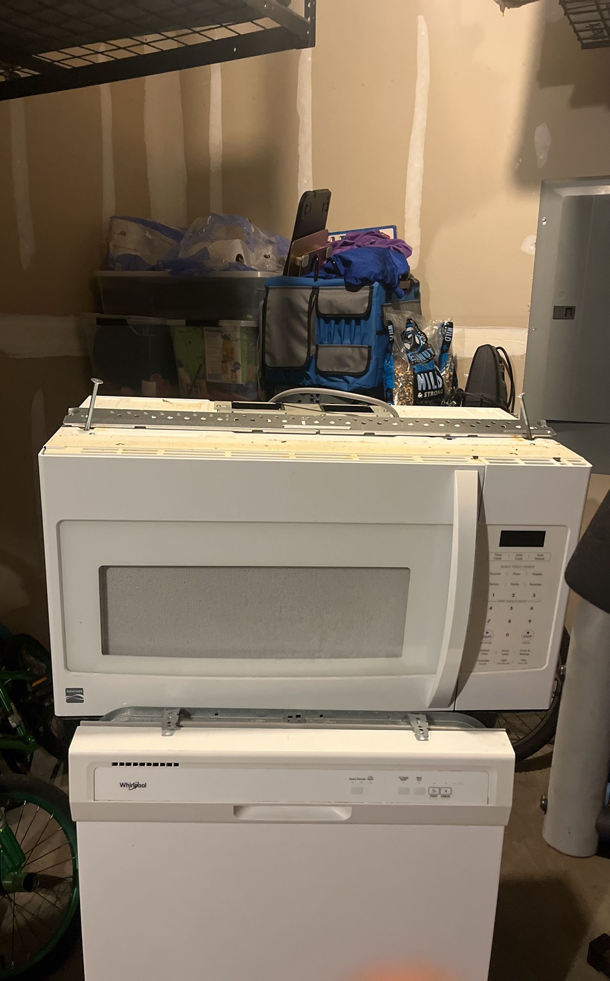 Kenmore OTR Microwave. Fully Works No Issues Dents Or Scrathes