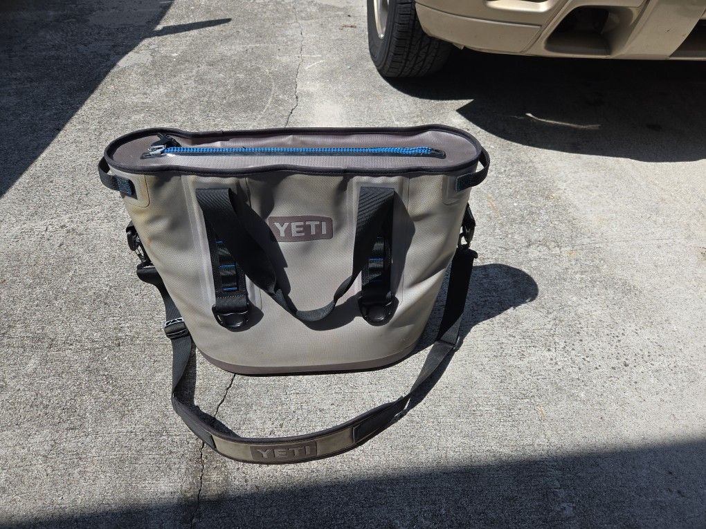 Yeti Hopper