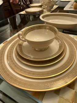 Lenox greenfield pattern- 5 different piece setting ivory and gold color and 3 serving pieces