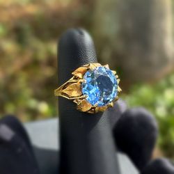 18k solid yellow gold 10 CTW Aquamarine stone ring size 5