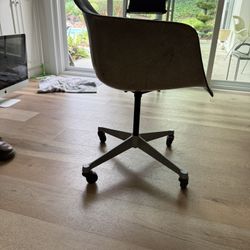 Eames Shell Chair