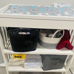 Diaper Changing Station With Matt And Diaper Genie