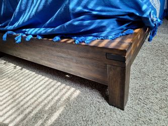 Headboard and frame (Wood)