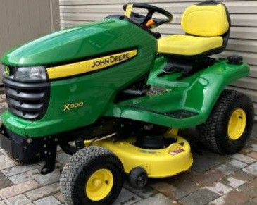 JOHN DEERE X300