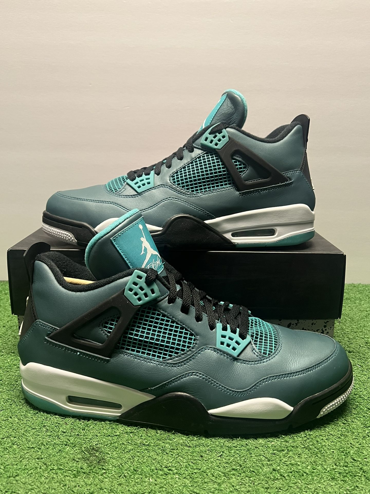 Air Jordan 4 Teal Size 13 Pre-Owned