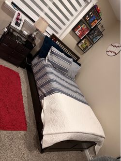 Dania Twin size bed with trundle