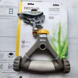 Nelson Pulsating Large Wheel Base Sprinkler New