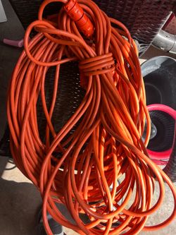 75 ft heavy duty Extension cord / extensiones