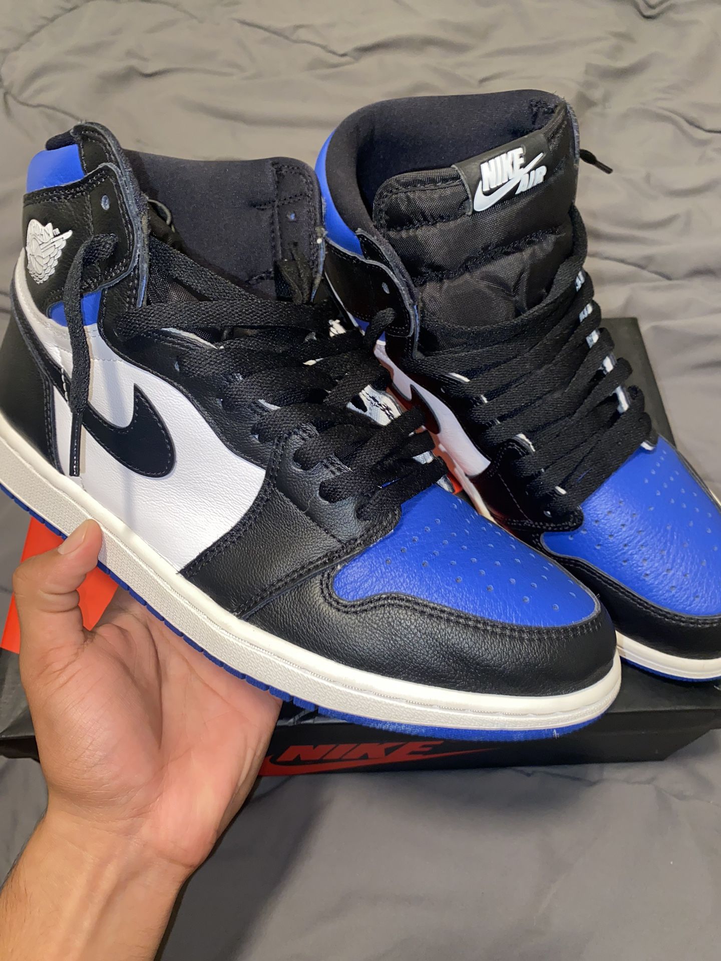 Air Jordan 1 Retro High “Royal Toe”
