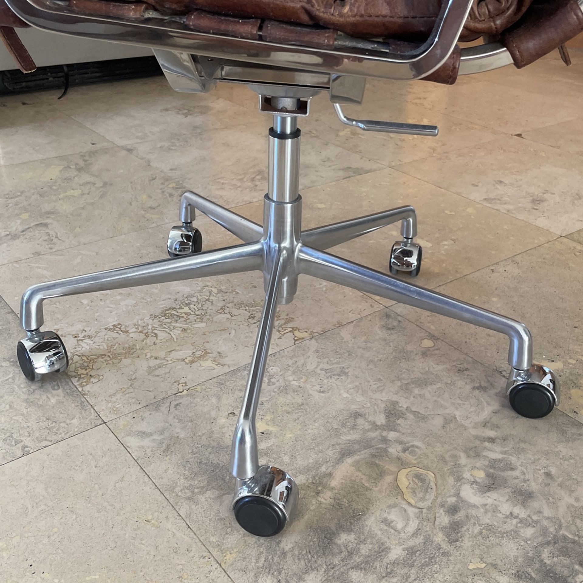 Restoration Hardware Office Chair Cigar leather for Sale in Miami Beach