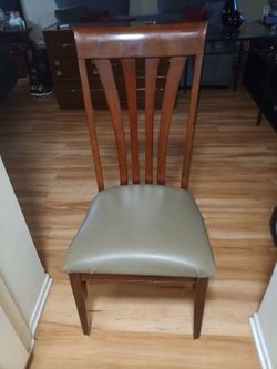 1 DINING CHAIR